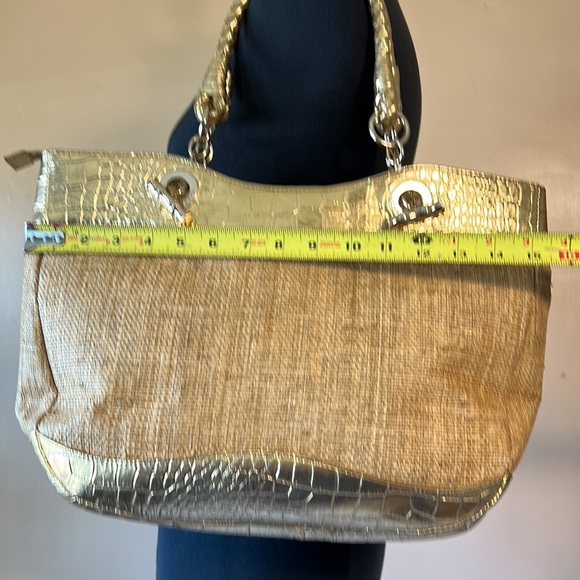 Elaine Turner Woven Straw Purse with Gold Leather Trim and Handle - Picture 4 of 9